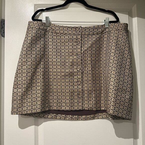 WAYF Finn and Pelham Metallic Floral Jacket and Skirt Set - Picture 4 of 6